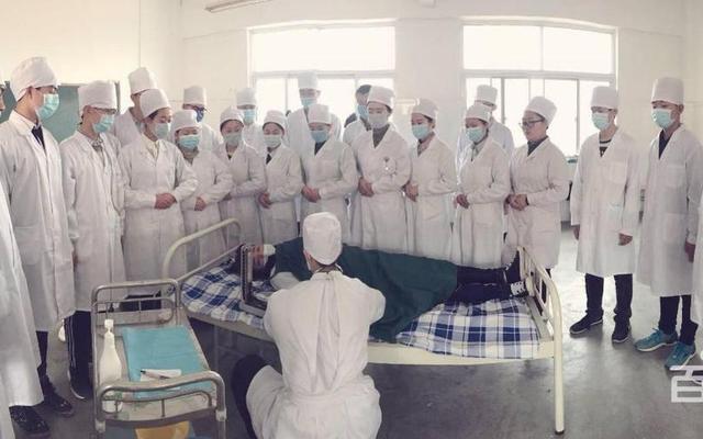 男孩卫校学什么专业好