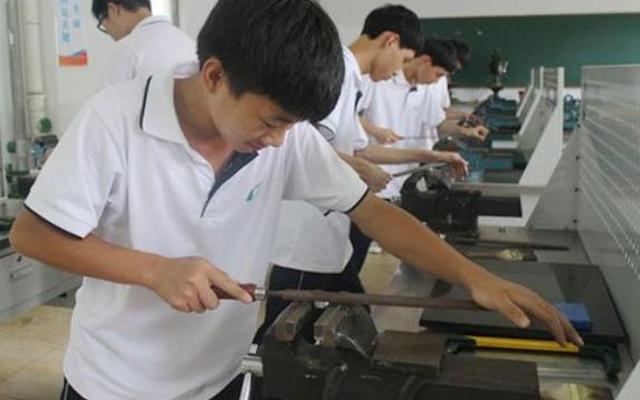 初中没中考可以直接上技校吗