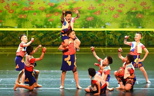 儿童古典舞礼中国舞群舞