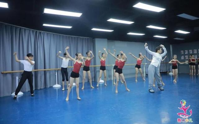 舞蹈研究生考什么