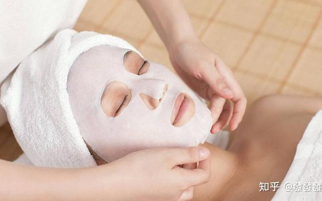 连续一个月天天敷面膜