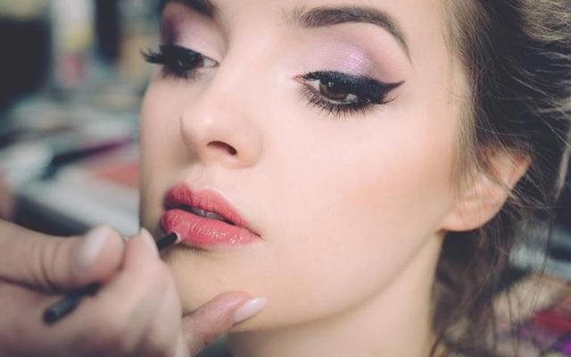 化妆是什么意思呢网络用语