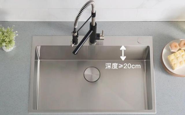 厨房用单水槽好还是双水槽好