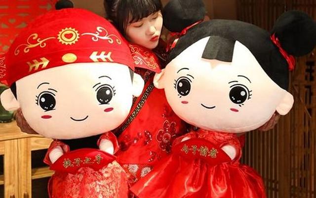 结婚压床娃娃不能随便买