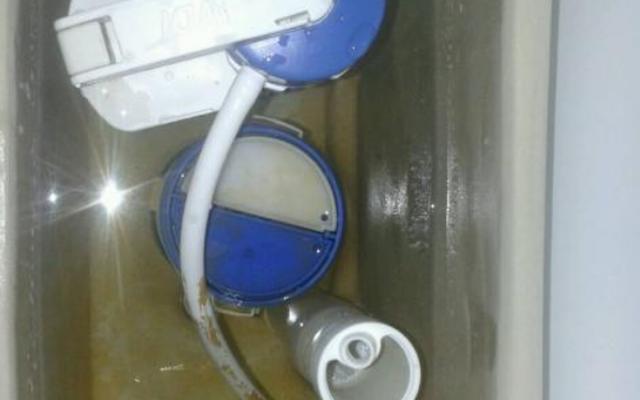 坐便器怎么不让水溅到自己