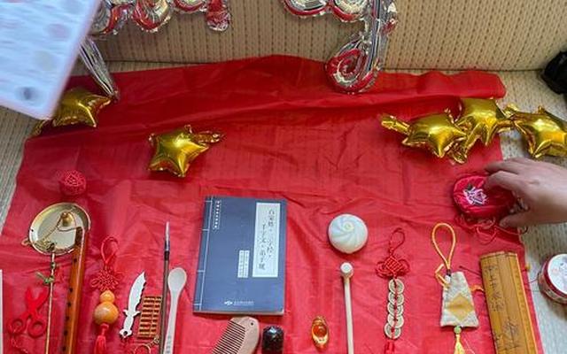 女孩抓周物品清单常用-抓周物品清单 女孩图片