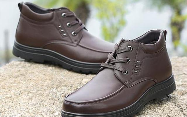 木林森男鞋专卖店在哪