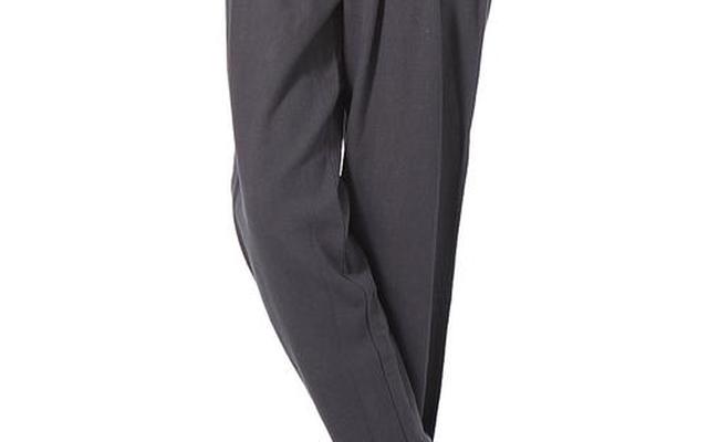 灰色裤子搭配什么颜色上衣图片