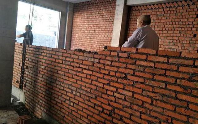 砖墙怎么砌才能垂直起来