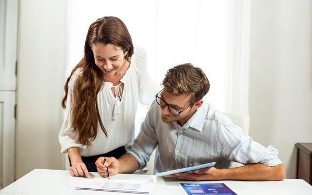 同事之间暗恋的表现有哪些