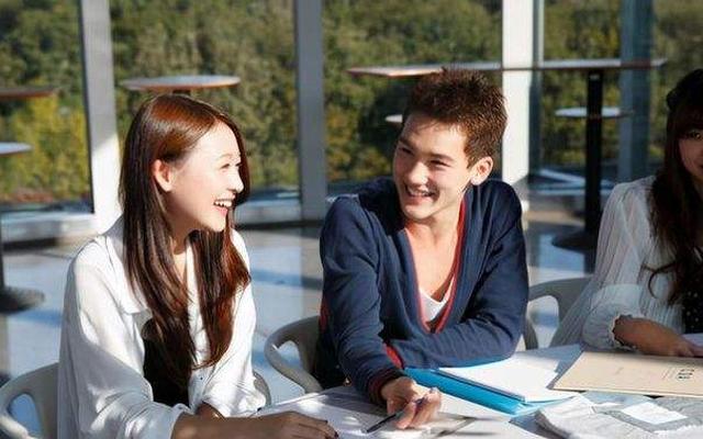 已婚女人跟异性出去旅游