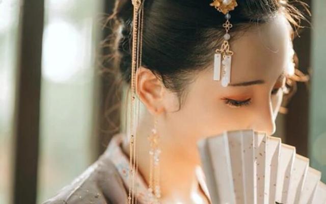 为什么有人说:“情人眼里出西施”