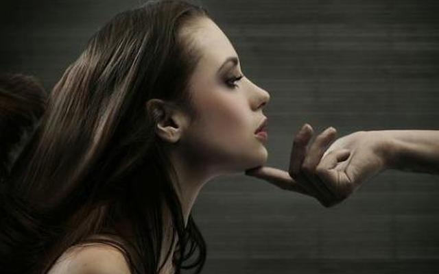 打女人的男人该死吗(男的动手打女人还能接受吗)