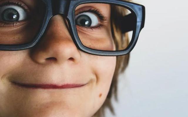 智商高的人眼睛不一样(智商高的人眼神不一样)