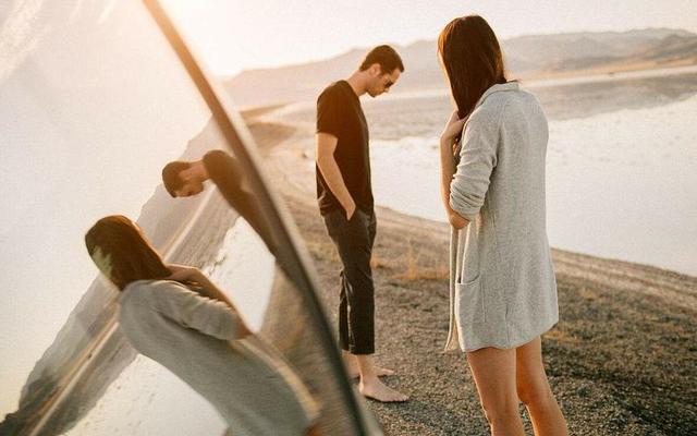 都结婚了还和前任时常联系说明什么