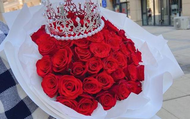 女性朋友过生日送什么花好