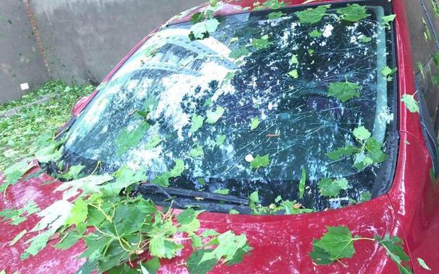 车被冰雹砸的小坑保险能赔吗