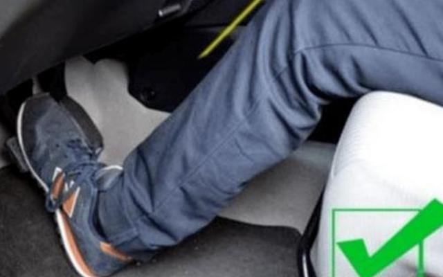 刹车和油门失灵怎么办视频