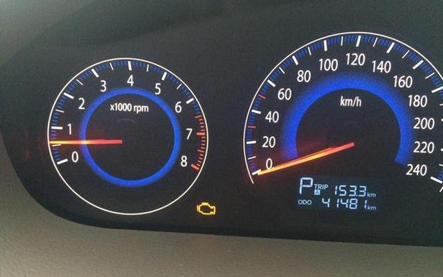 发动机黄灯亮二天后又灭了