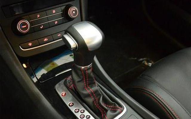 干式双离合怎么等红灯