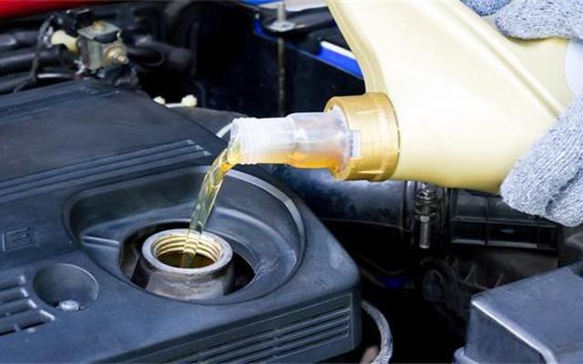 小汽车变速箱油多久换一次