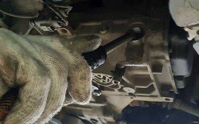 为什么手动挡不用换变速箱油