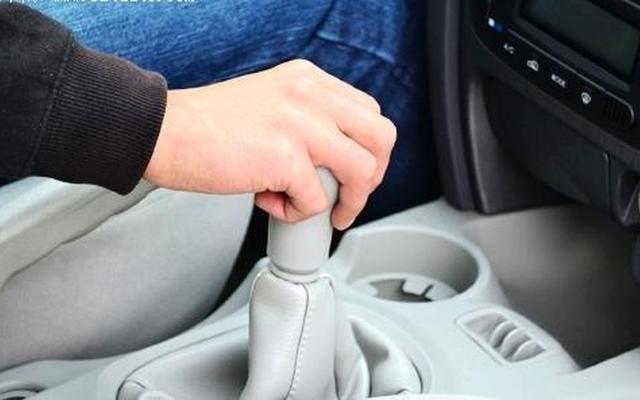 挂挡困难或挂不上档的原因是什么