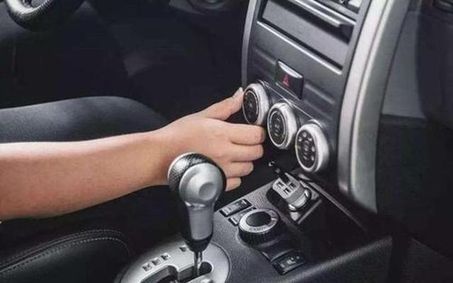 车子停在原地不熄火损害有多大