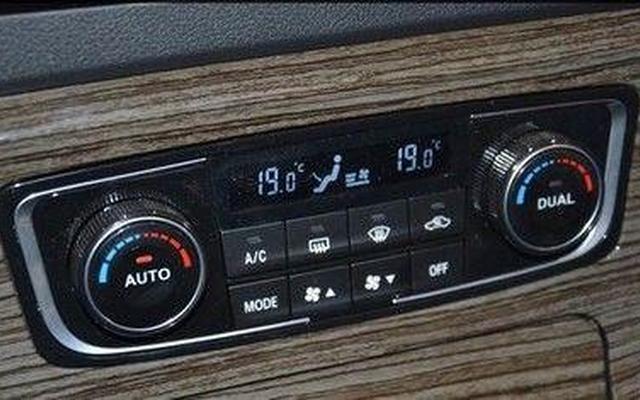 汽车空调是哪个按钮