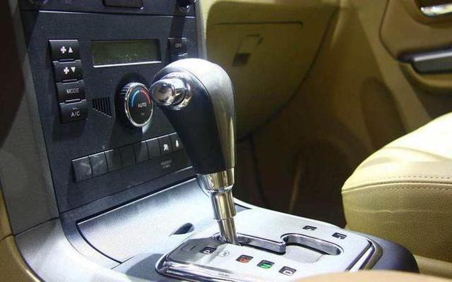 第一次开自动挡车注意