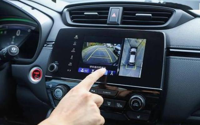 自动泊车功能好用吗