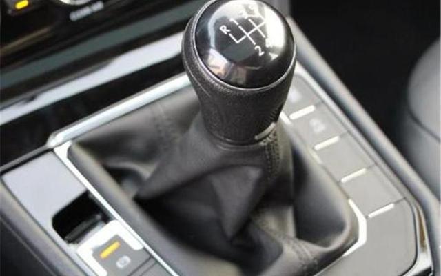 自动挡车上坡怎么起步