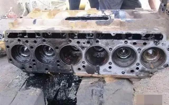 货车发动机进水是什么原因造成的