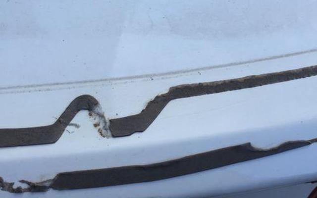 仪表台上的胶怎么去除