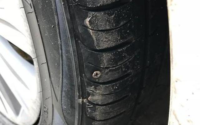 轮胎扎钉子了不漏气可以不用补吗图片