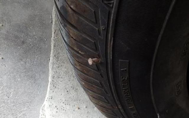 轮胎扎钉子了不漏气可以不用补吗视频