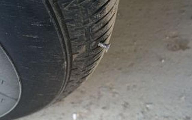 轮胎扎了个钉子但没漏气需要补胎吗