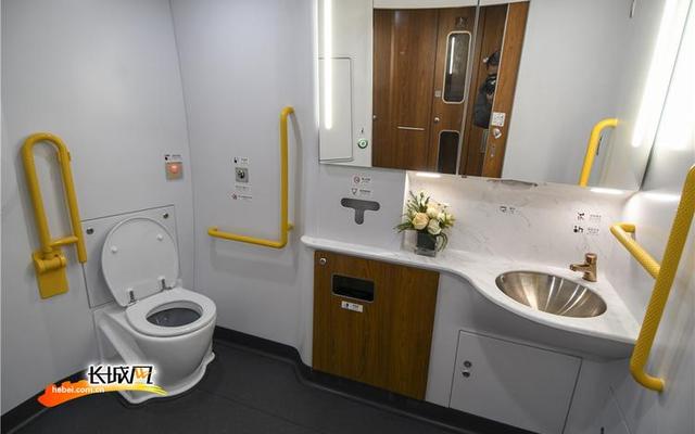 高铁哪个车厢适合婴儿