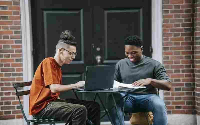 下载应用时如何防止诈骗